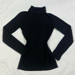 gap black chic super soft turtle neck 🦢